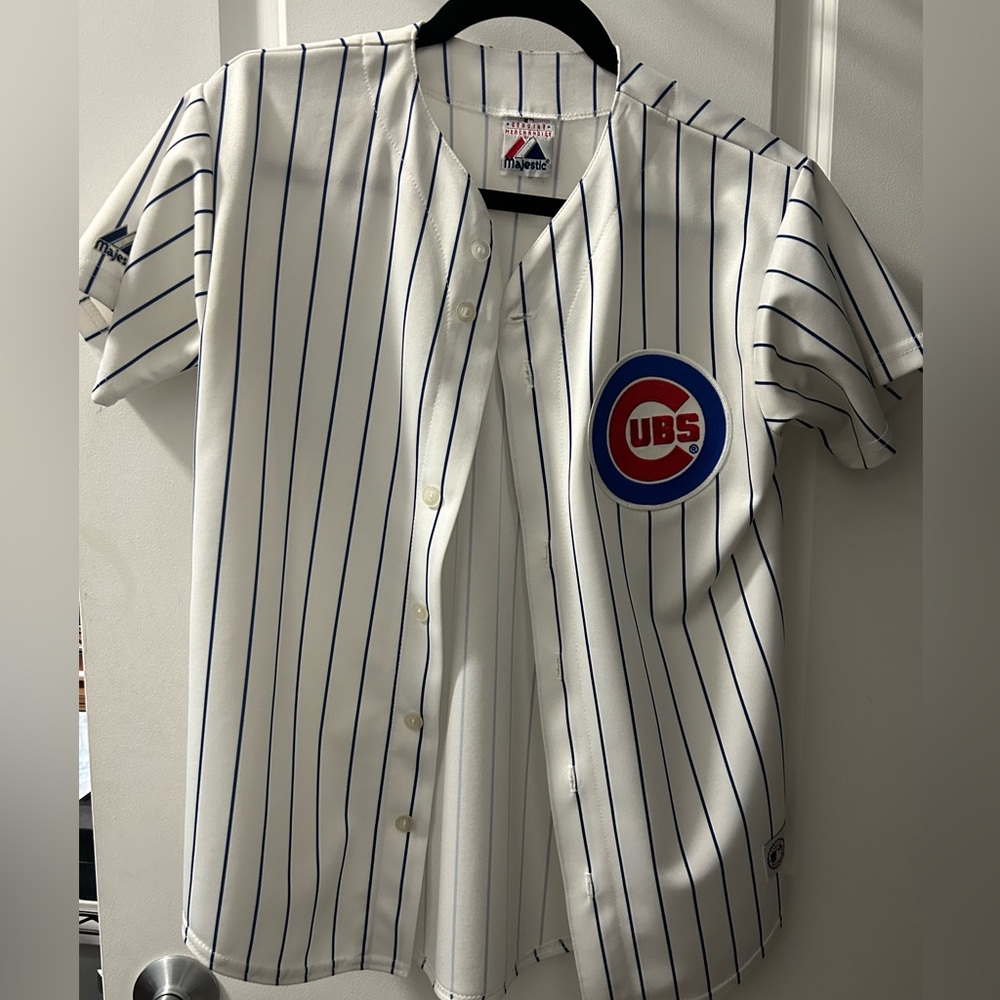 Cubs jersey size small